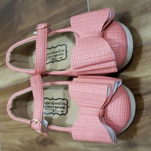 Pipperdoodles coral bow shoes size 10 toddler
